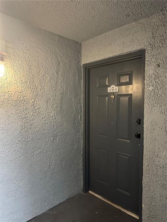 For Rent: $1,100 (1 beds, 1 baths, 756 Square Feet)