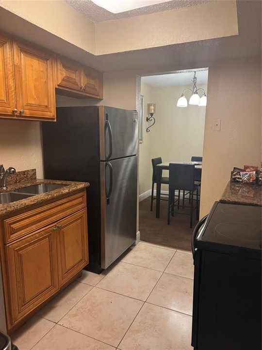 For Rent: $1,100 (1 beds, 1 baths, 756 Square Feet)