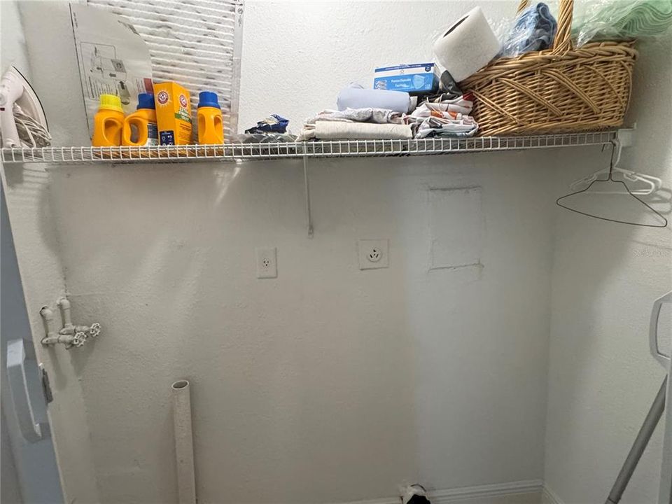 For Rent: $1,100 (1 beds, 1 baths, 756 Square Feet)