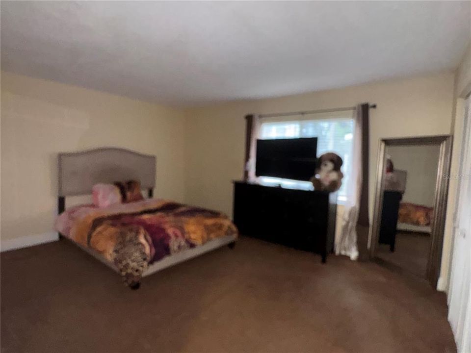 For Rent: $1,100 (1 beds, 1 baths, 756 Square Feet)