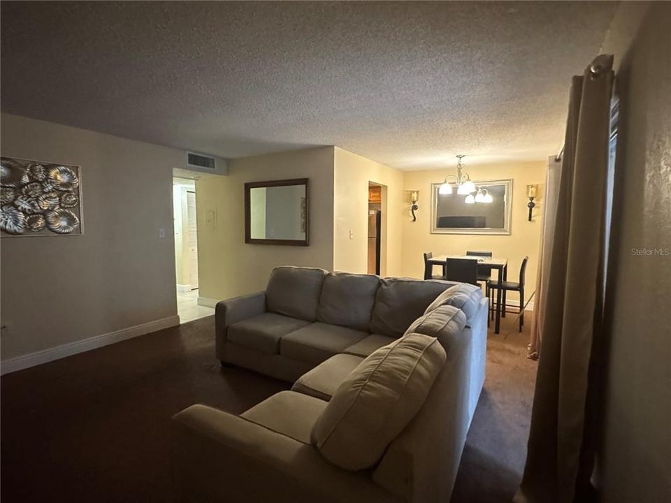 For Rent: $1,100 (1 beds, 1 baths, 756 Square Feet)