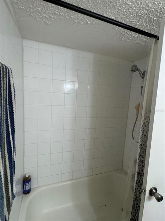 For Rent: $1,100 (1 beds, 1 baths, 756 Square Feet)