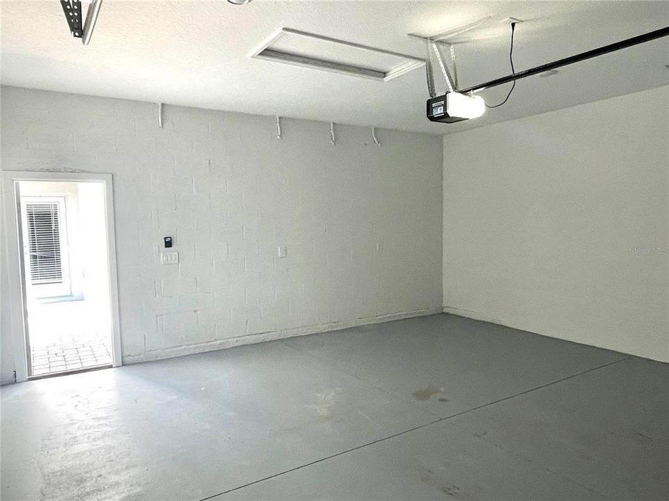 For Rent: $2,450 (3 beds, 2 baths, 1795 Square Feet)