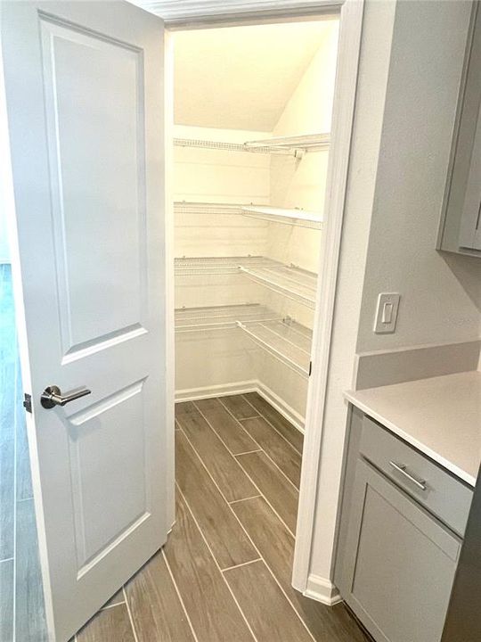 For Rent: $2,450 (3 beds, 2 baths, 1795 Square Feet)