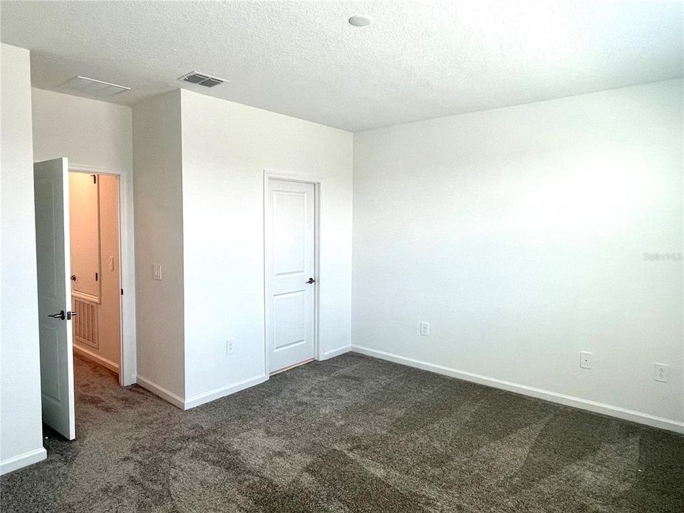 For Rent: $2,450 (3 beds, 2 baths, 1795 Square Feet)