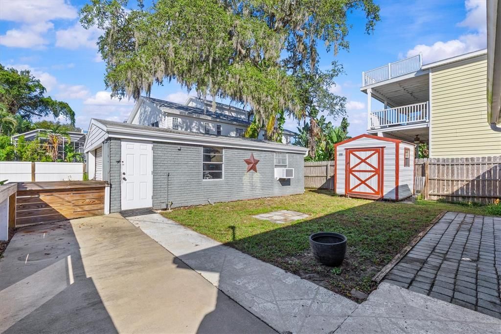 For Sale: $359,900 (2 beds, 1 baths, 1110 Square Feet)