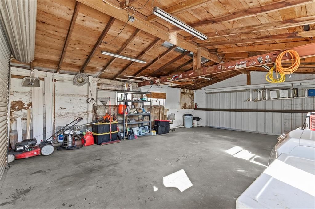 For Sale: $359,900 (2 beds, 1 baths, 1110 Square Feet)