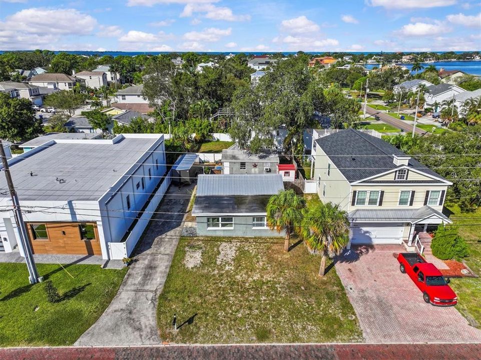 For Sale: $359,900 (2 beds, 1 baths, 1110 Square Feet)