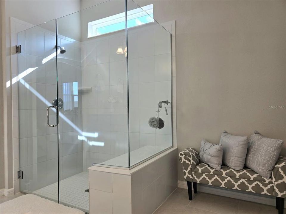 For Sale: $405,000 (3 beds, 2 baths, 1701 Square Feet)