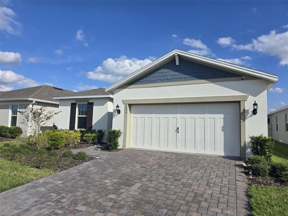 For Sale: $405,000 (3 beds, 2 baths, 1701 Square Feet)