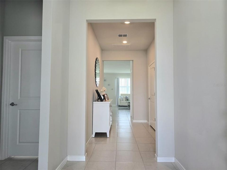 For Sale: $405,000 (3 beds, 2 baths, 1701 Square Feet)