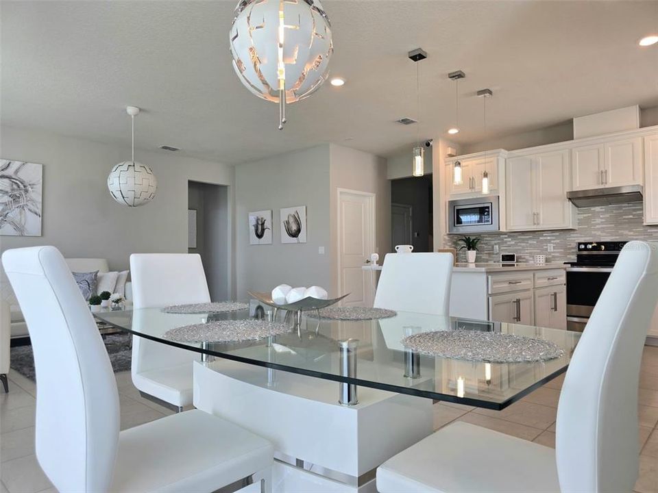 For Sale: $405,000 (3 beds, 2 baths, 1701 Square Feet)