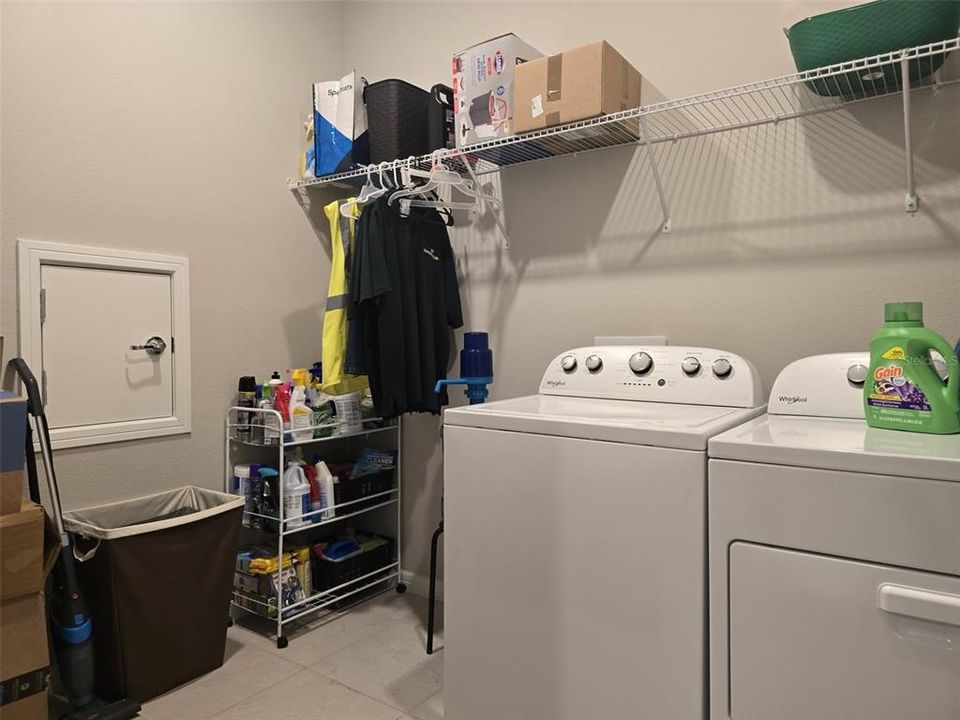 For Sale: $405,000 (3 beds, 2 baths, 1701 Square Feet)