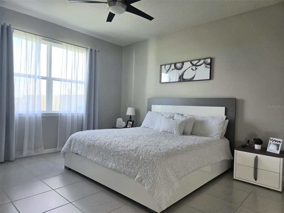 For Sale: $405,000 (3 beds, 2 baths, 1701 Square Feet)