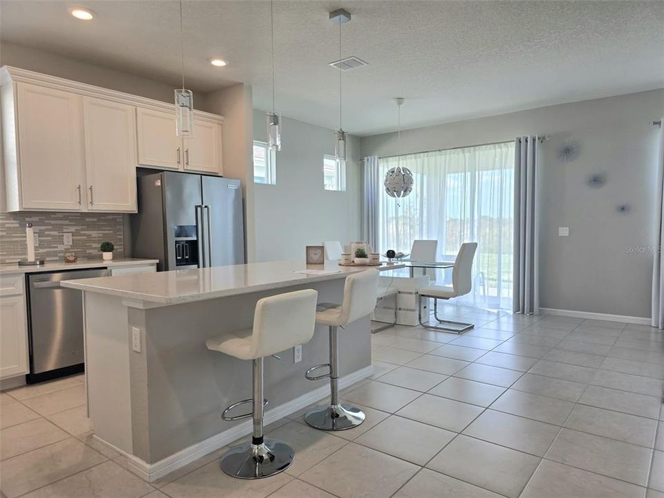 For Sale: $405,000 (3 beds, 2 baths, 1701 Square Feet)