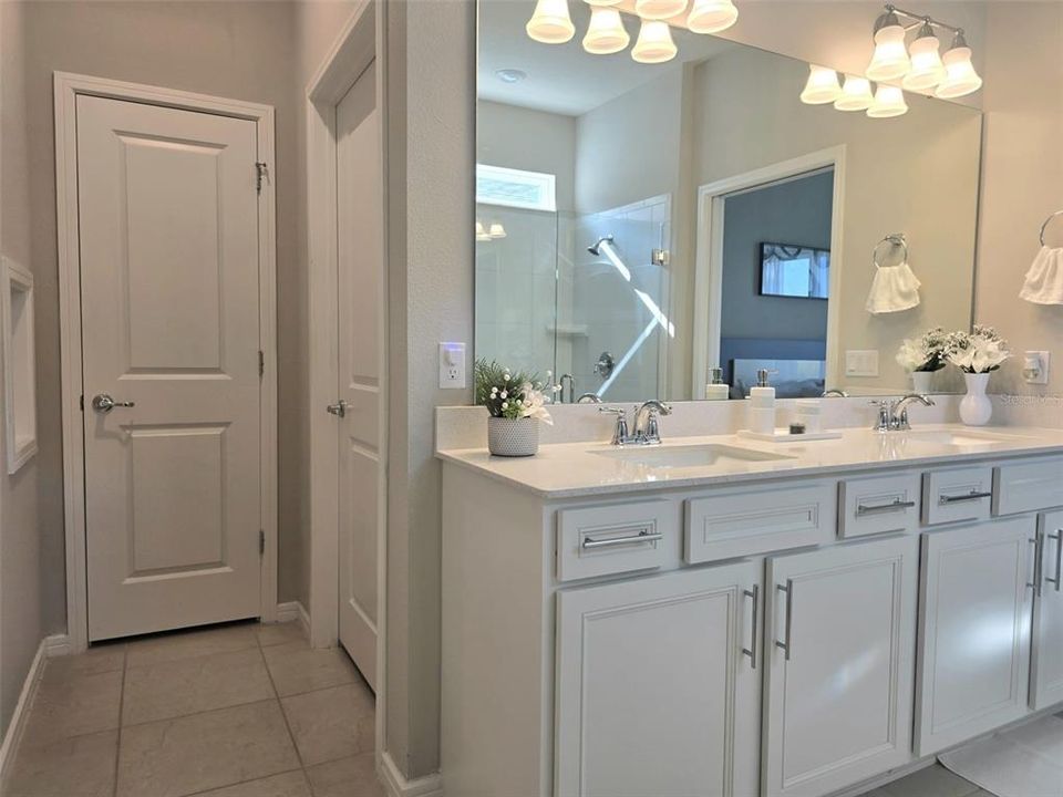 For Sale: $405,000 (3 beds, 2 baths, 1701 Square Feet)