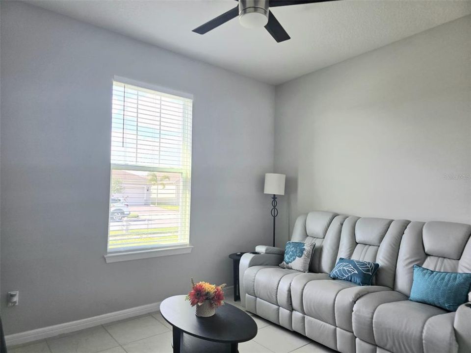 For Sale: $405,000 (3 beds, 2 baths, 1701 Square Feet)
