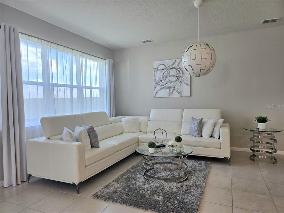 For Sale: $405,000 (3 beds, 2 baths, 1701 Square Feet)