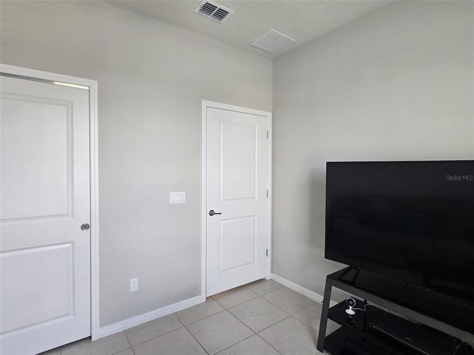 For Sale: $405,000 (3 beds, 2 baths, 1701 Square Feet)