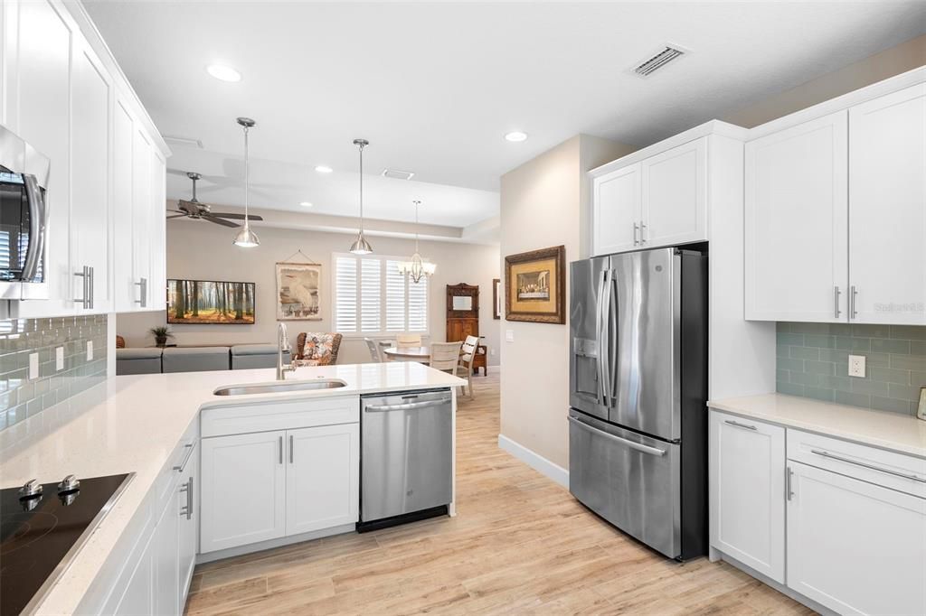 Active With Contract: $375,000 (2 beds, 2 baths, 1512 Square Feet)