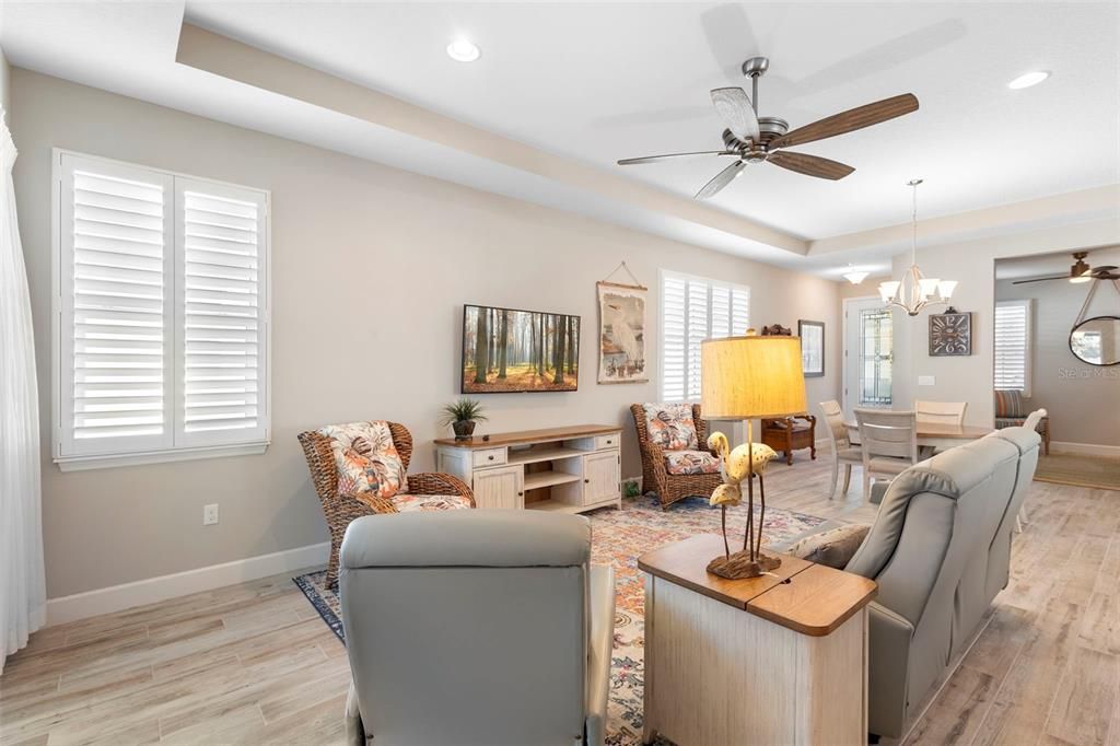 Active With Contract: $375,000 (2 beds, 2 baths, 1512 Square Feet)