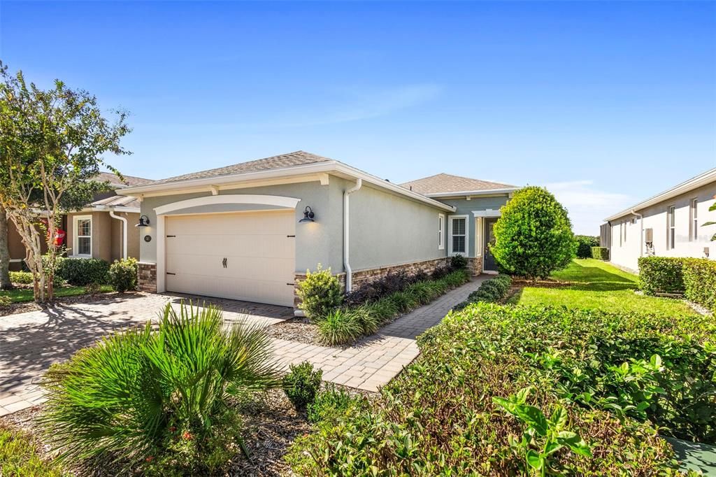 Active With Contract: $375,000 (2 beds, 2 baths, 1512 Square Feet)