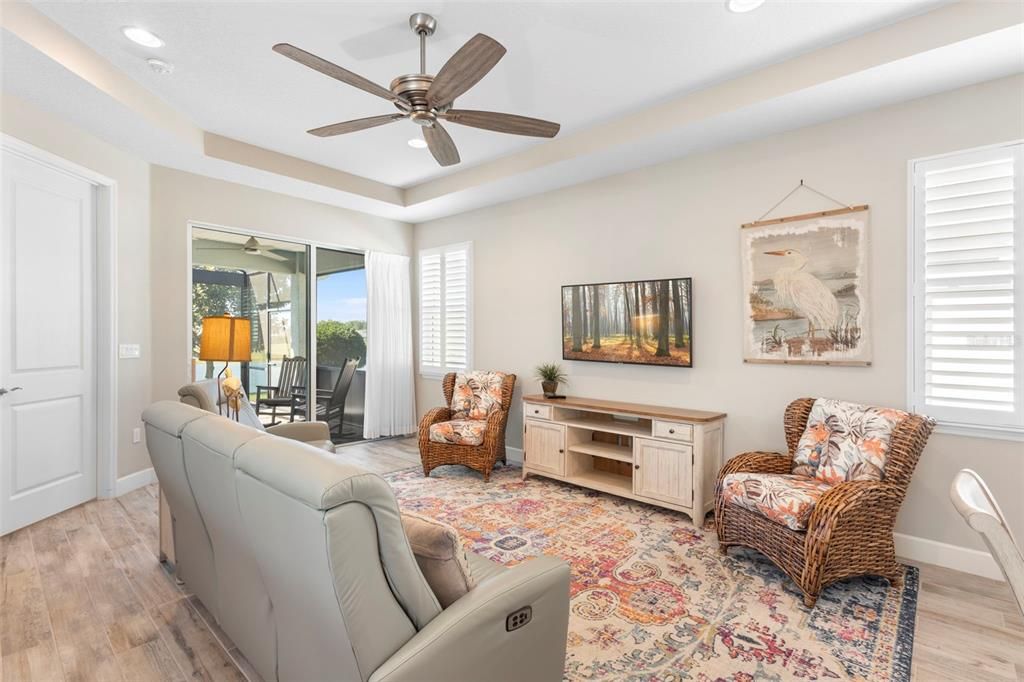 Active With Contract: $375,000 (2 beds, 2 baths, 1512 Square Feet)