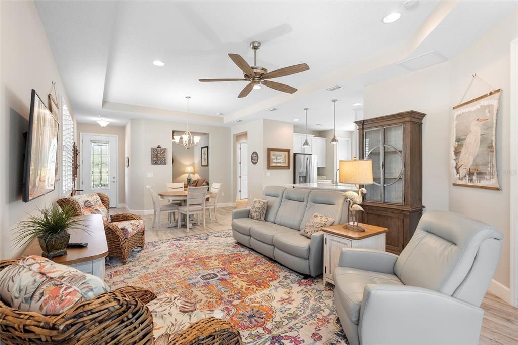 Active With Contract: $375,000 (2 beds, 2 baths, 1512 Square Feet)