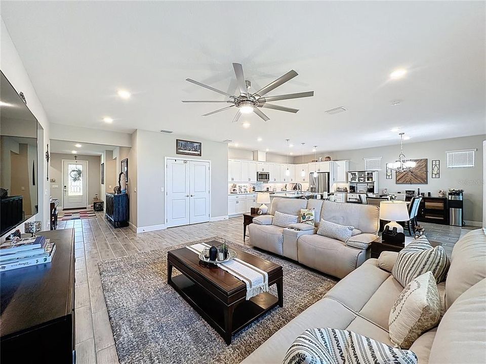 На продажу: $525,000 (3 спален, 3 ванн, 2360 Квадратных фут)