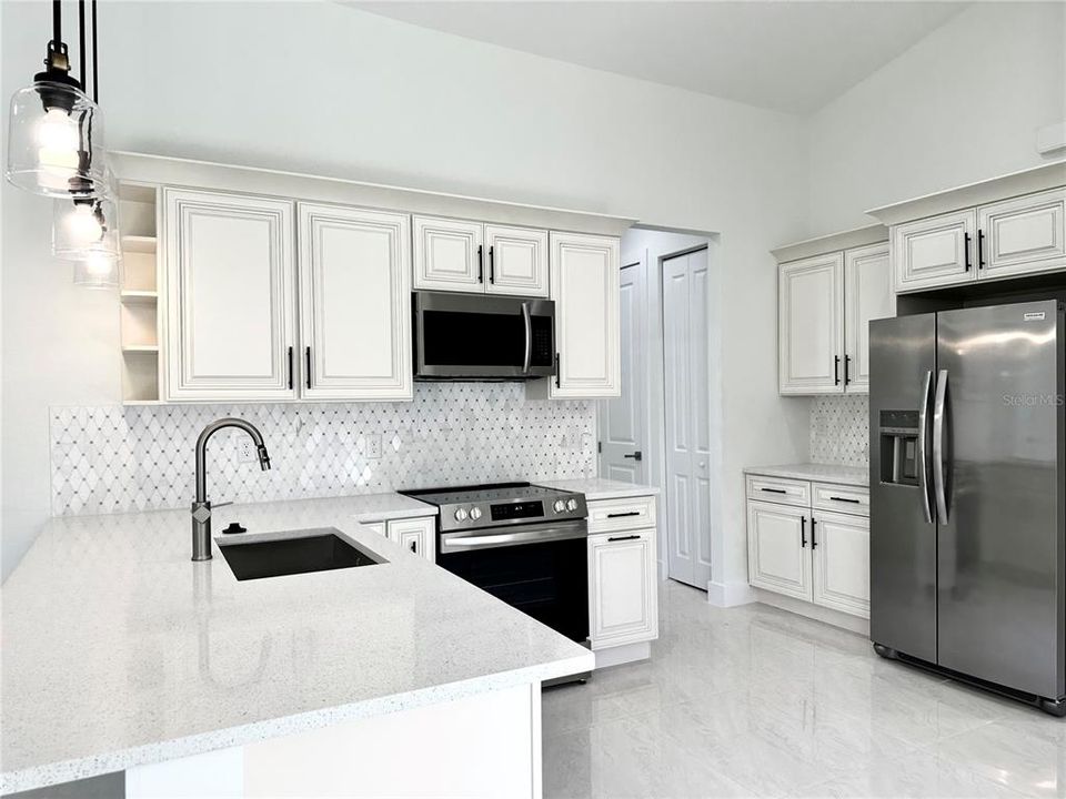 For Rent: $1,695 (3 beds, 2 baths, 1438 Square Feet)