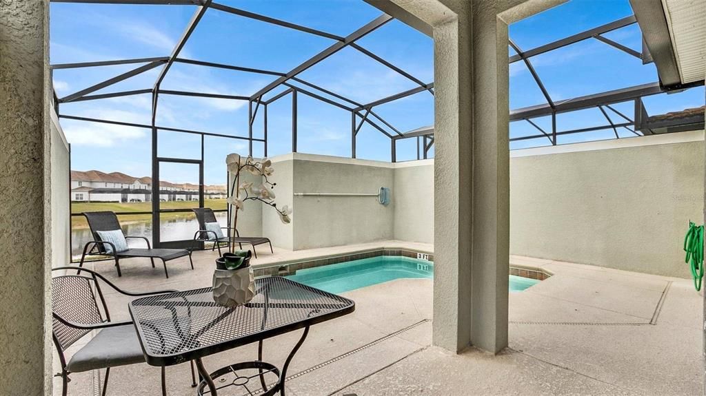 合同活跃: $499,000 (5 贝兹, 4 浴室, 2128 平方英尺)