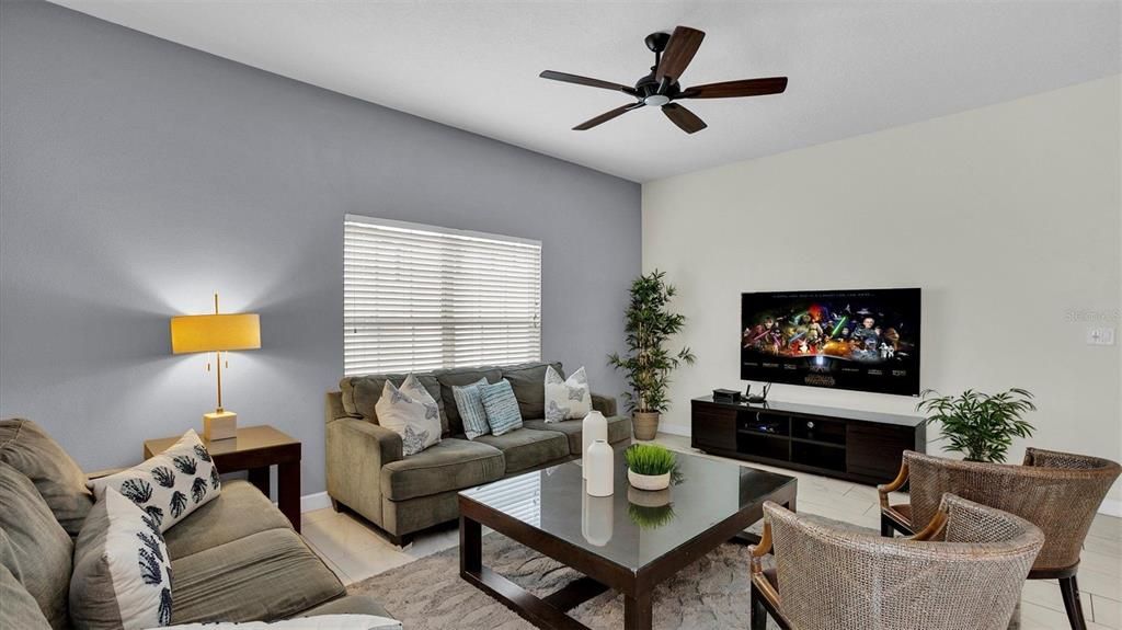 合同活跃: $499,000 (5 贝兹, 4 浴室, 2128 平方英尺)