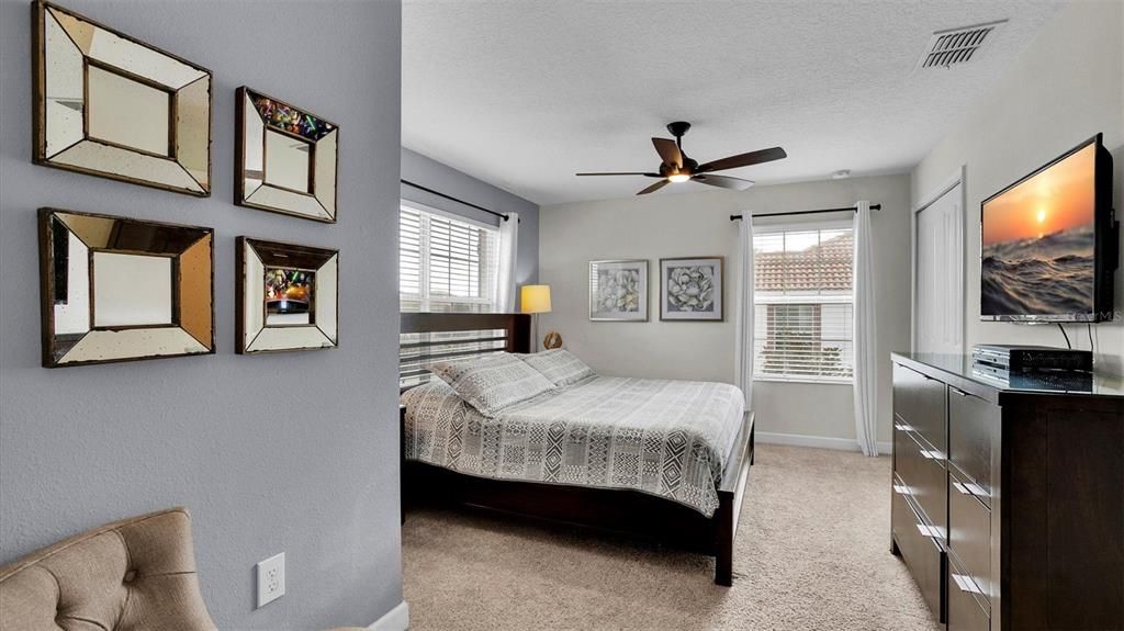 合同活跃: $499,000 (5 贝兹, 4 浴室, 2128 平方英尺)