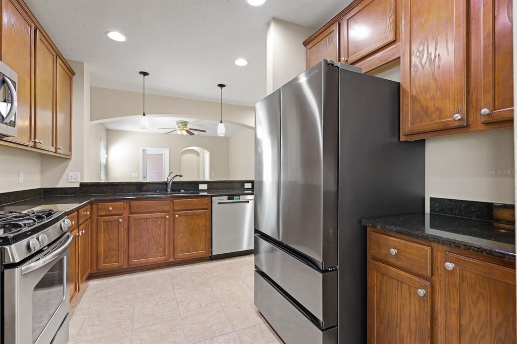 For Rent: $2,995 (4 beds, 3 baths, 2585 Square Feet)