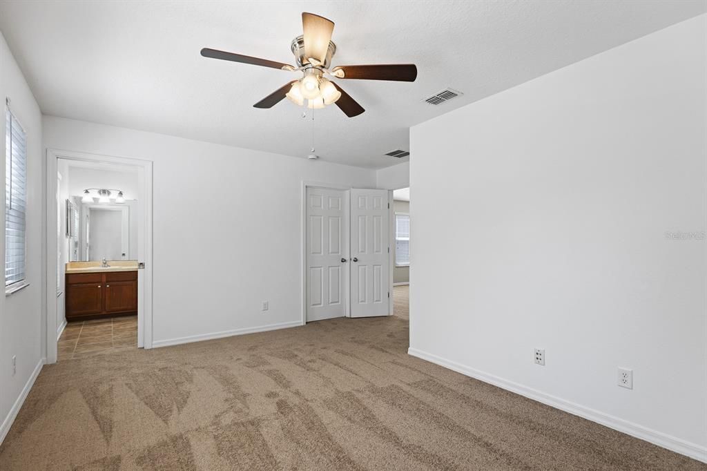 For Rent: $2,995 (4 beds, 3 baths, 2585 Square Feet)