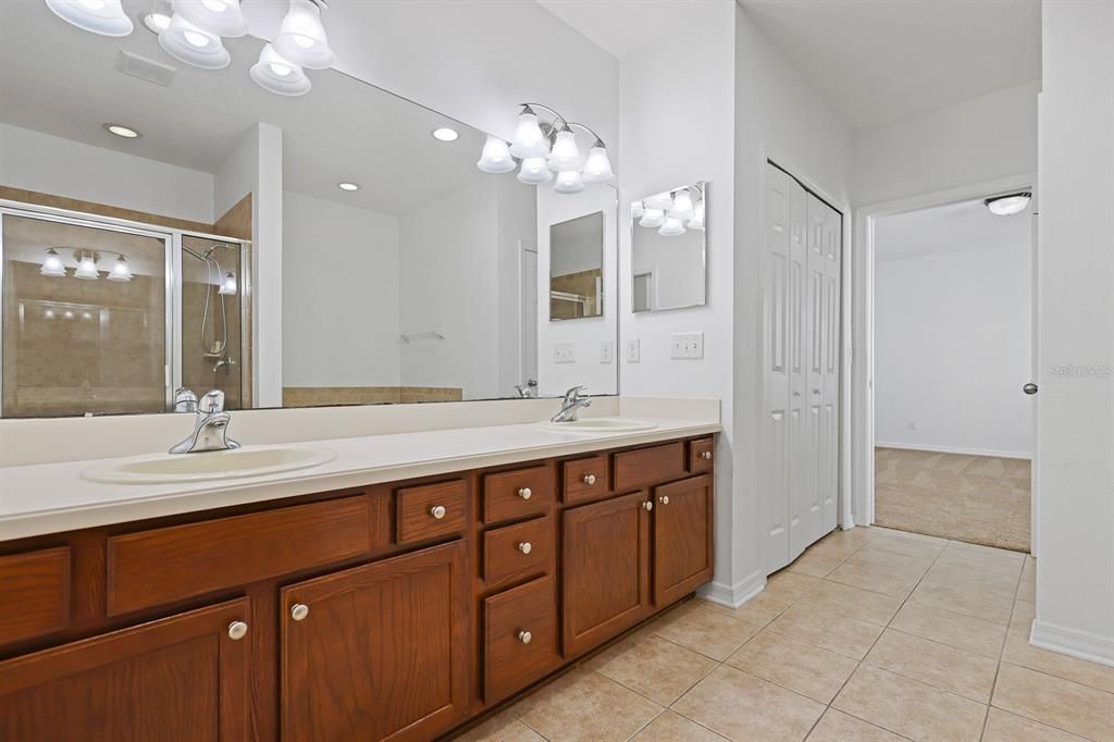 For Rent: $2,995 (4 beds, 3 baths, 2585 Square Feet)