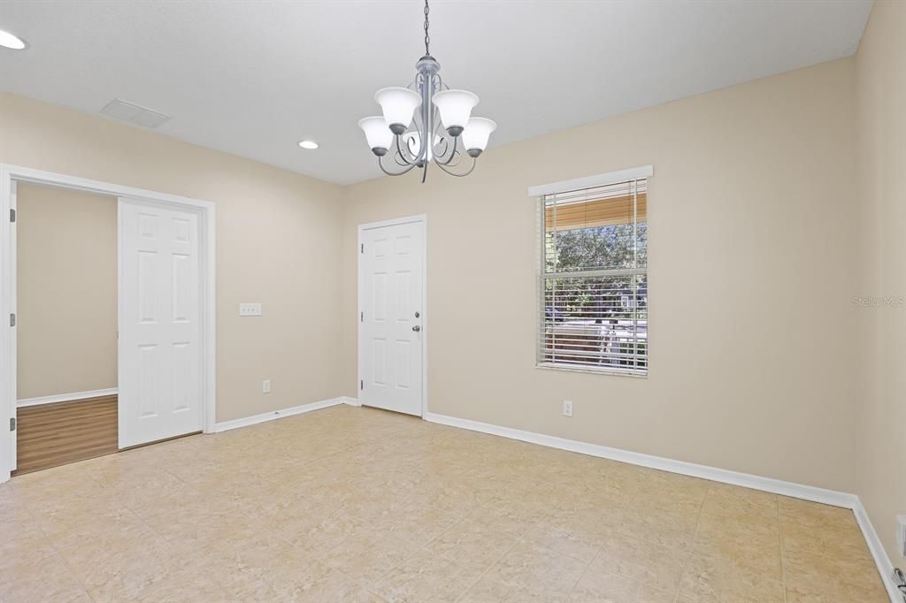 For Rent: $2,995 (4 beds, 3 baths, 2585 Square Feet)