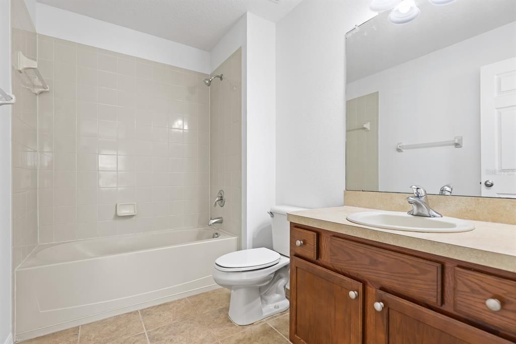 For Rent: $2,995 (4 beds, 3 baths, 2585 Square Feet)