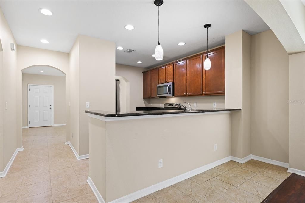 For Rent: $2,995 (4 beds, 3 baths, 2585 Square Feet)