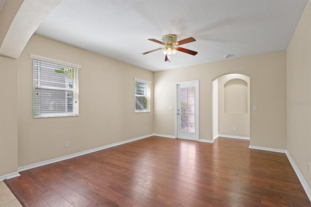 For Rent: $2,995 (4 beds, 3 baths, 2585 Square Feet)