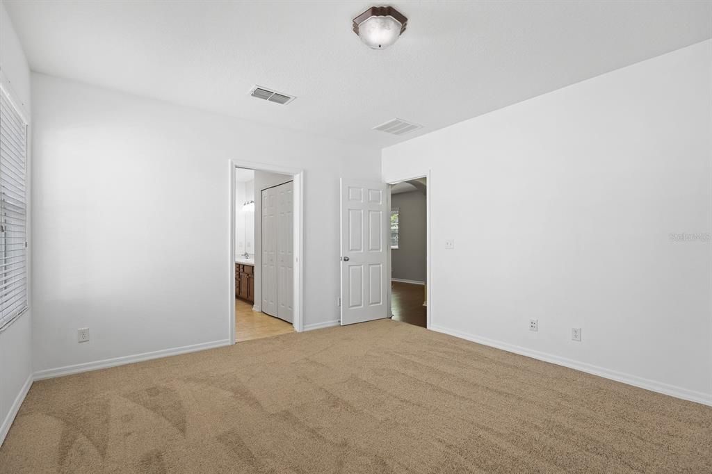 For Rent: $2,995 (4 beds, 3 baths, 2585 Square Feet)