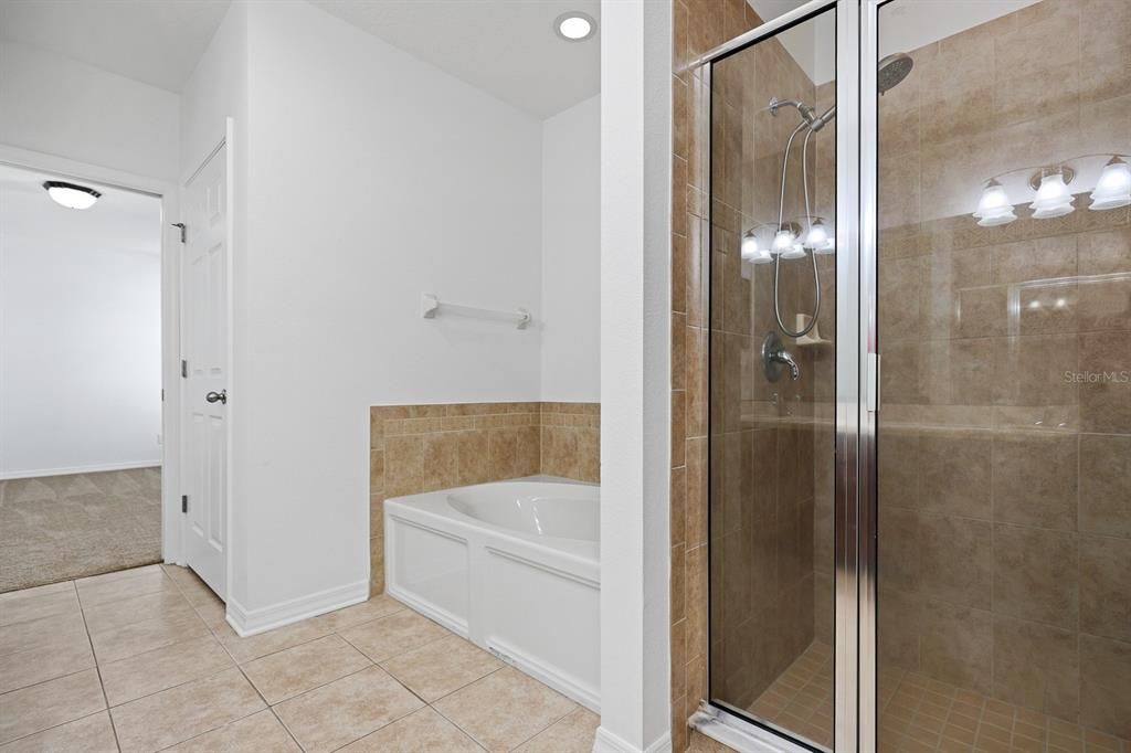 For Rent: $2,995 (4 beds, 3 baths, 2585 Square Feet)