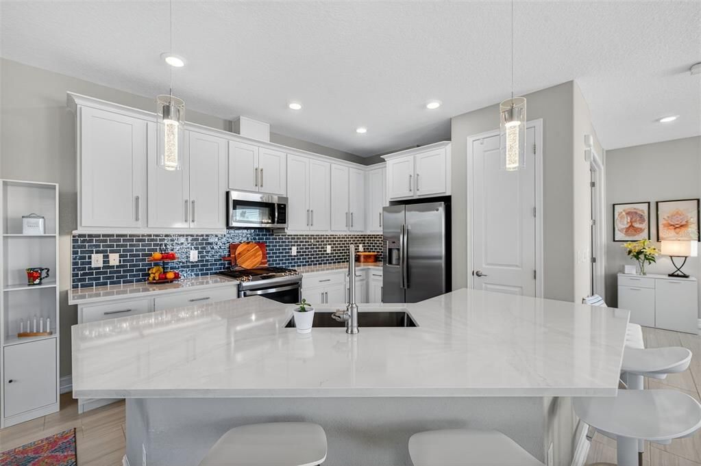 For Sale: $465,000 (3 beds, 2 baths, 2047 Square Feet)