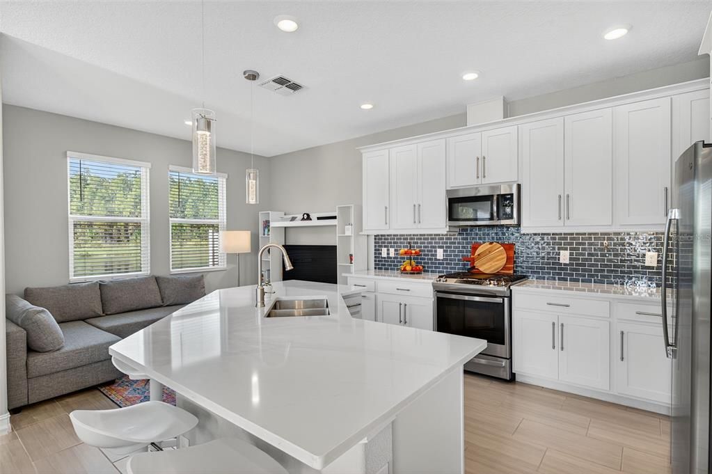 For Sale: $465,000 (3 beds, 2 baths, 2047 Square Feet)