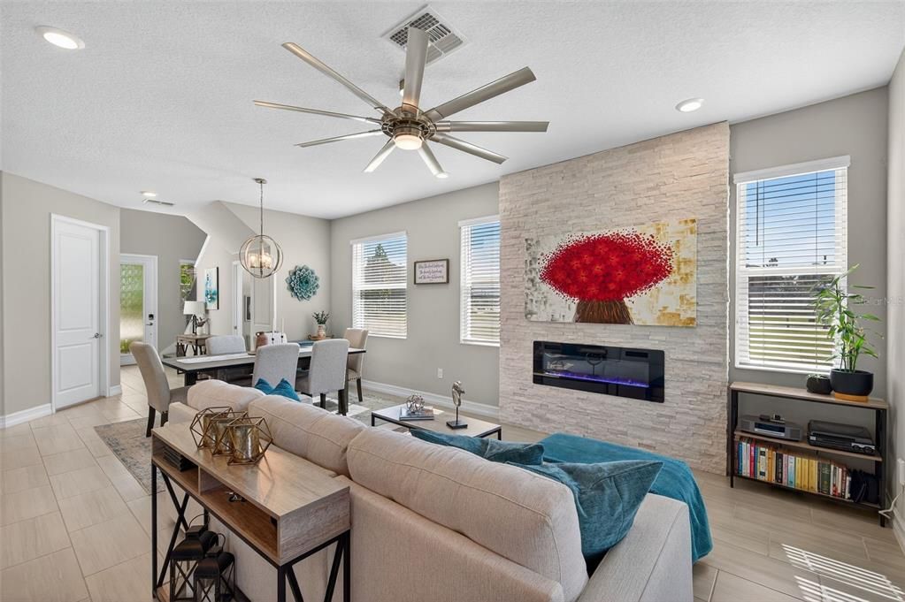 For Sale: $465,000 (3 beds, 2 baths, 2047 Square Feet)