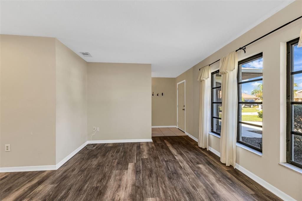 For Sale: $309,000 (3 beds, 2 baths, 1990 Square Feet)