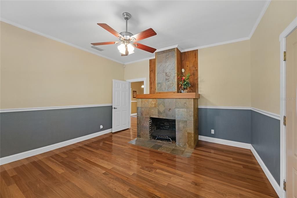 For Sale: $410,000 (0 beds, 0 baths, 1386 Square Feet)