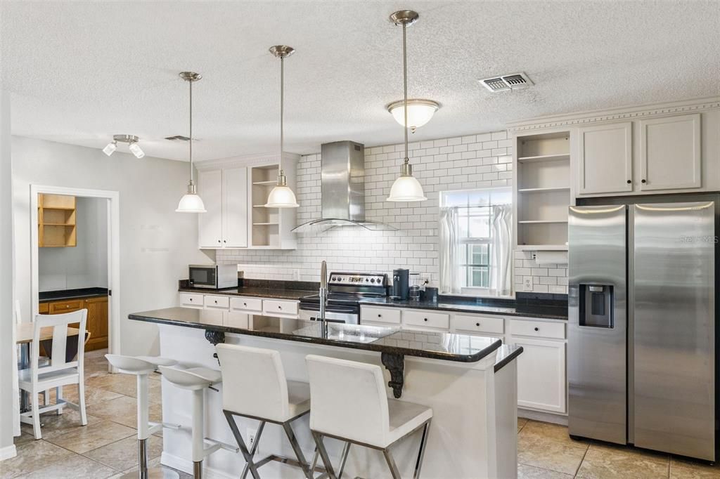 Active With Contract: $575,000 (3 beds, 2 baths, 1684 Square Feet)