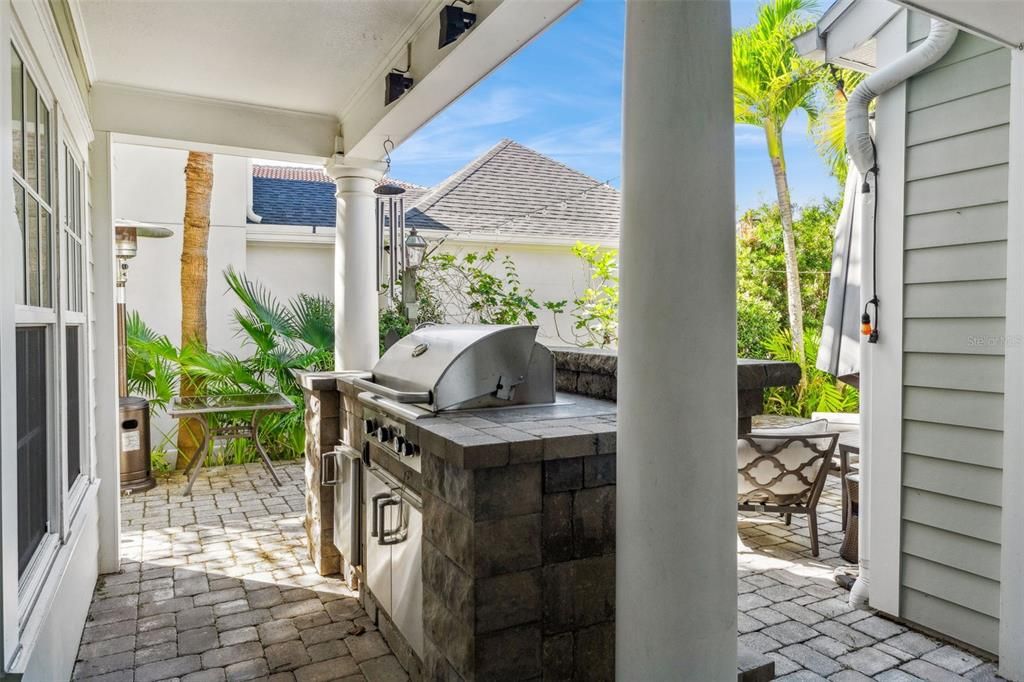 Active With Contract: $575,000 (3 beds, 2 baths, 1684 Square Feet)