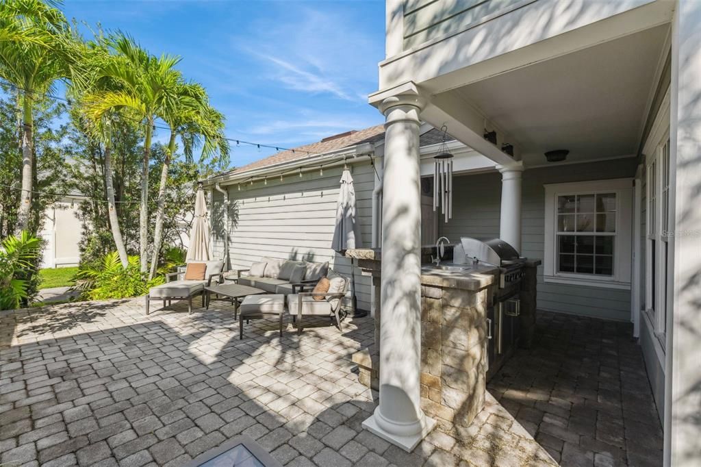 Active With Contract: $575,000 (3 beds, 2 baths, 1684 Square Feet)